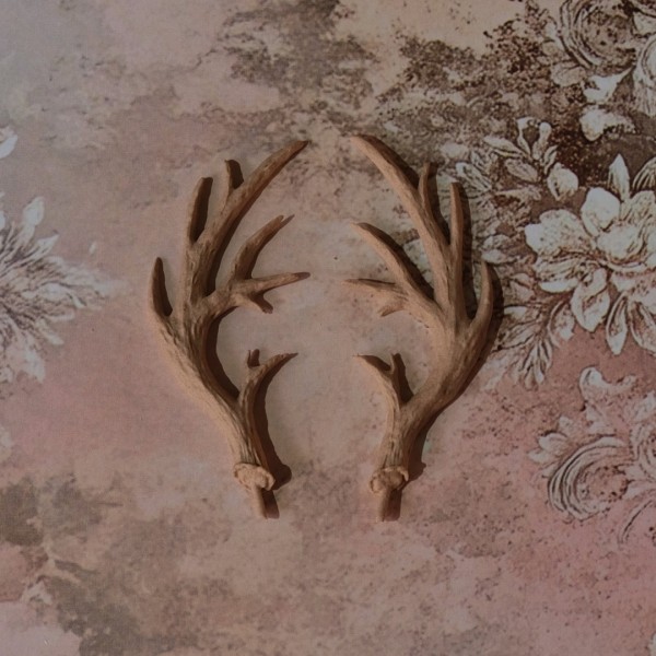 Dekoratives Hirschgeweih - Geschnitzt 7,5 x 3 cm D3771