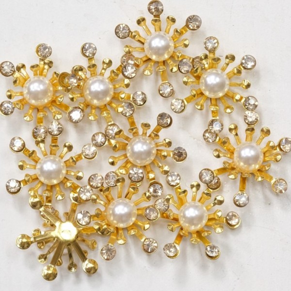 Mittelpunkte für 3D Blumen mit Perle - Creme/Gold 10 Stck
